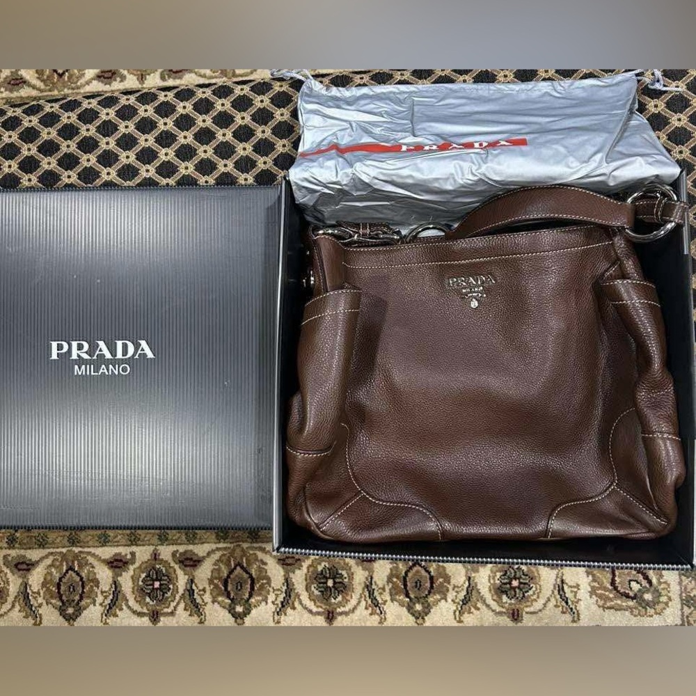 New in Box PRADA Vitello Daino Side Pocket Hobo Bruciato - Picture 2 of 5